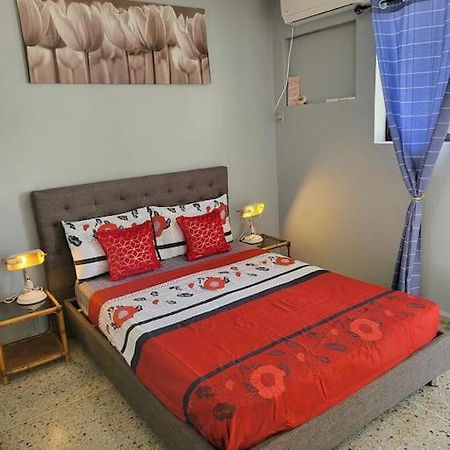 Welcome To Our Cozy Apartment! Willemstad Bagian luar foto