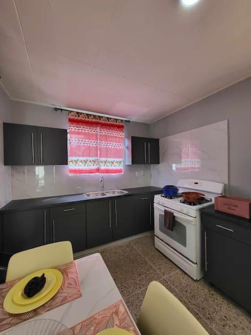 Welcome To Our Cozy Apartment! Willemstad Bagian luar foto