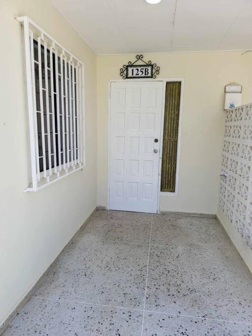Welcome To Our Cozy Apartment! Willemstad Bagian luar foto